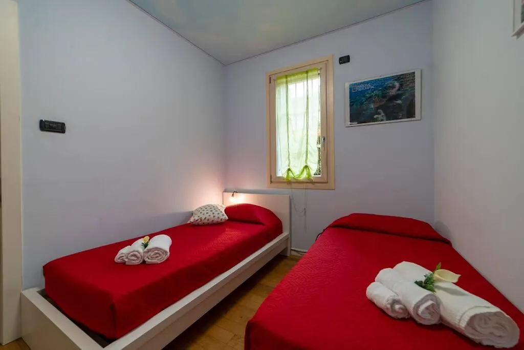 Iseo Smile House Apartment 0*,